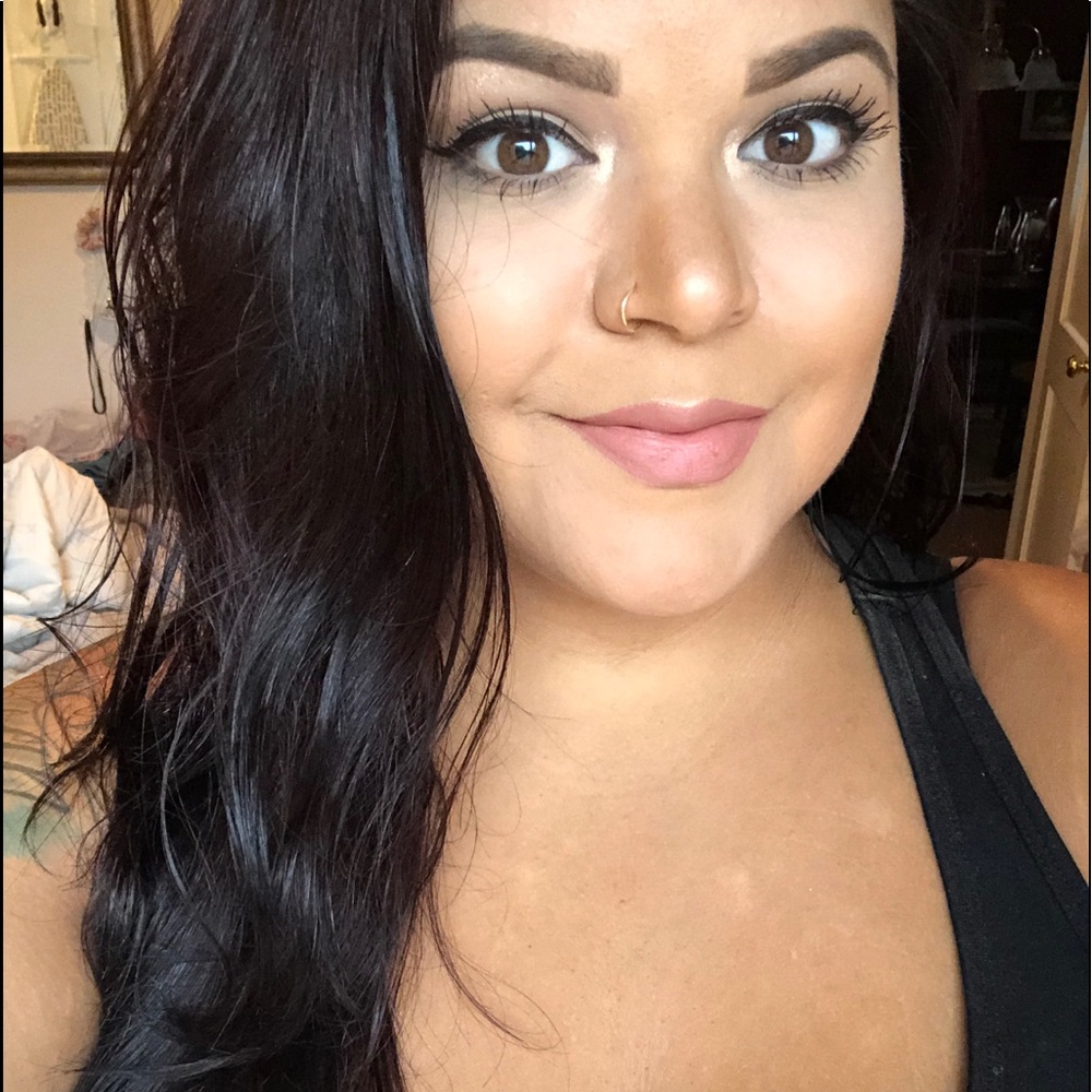 Meet your Posher, Zinthia